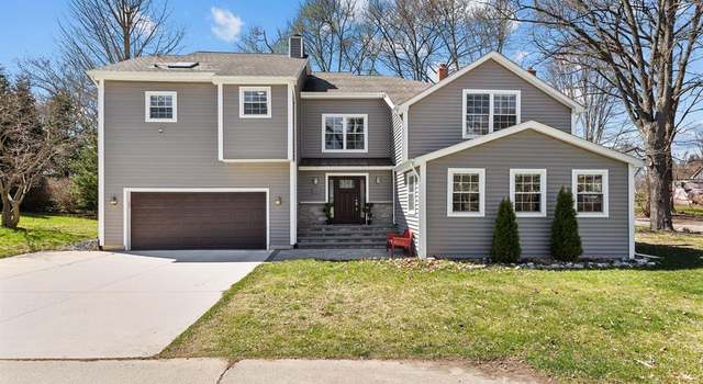 Photo of 3706 Lakeview Blvd, Orchard Lake, MI 48324 3030