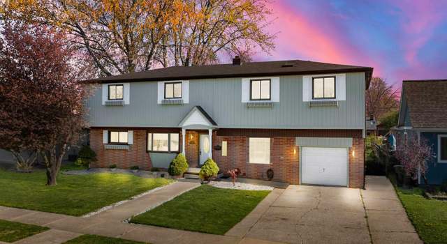 Photo of 22445 Maple Dr, Saint Clair Shores, MI 48081