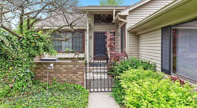 Photo of 7207 Creeks Bend Dr, West Bloomfield, MI 48322 3525