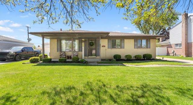 Photo of 27274 OAKCREST Dr, Brownstown, MI 48183 5901