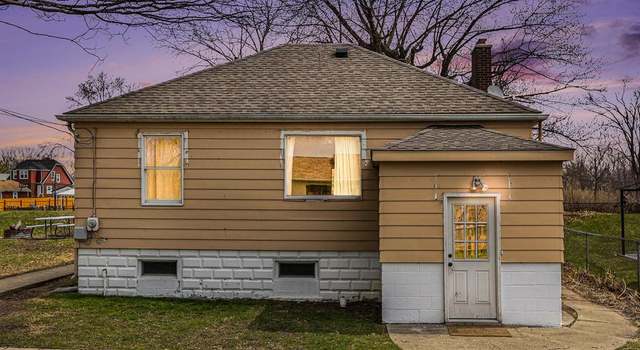 Photo of 35611 LELAND St, Rockwood, MI 48173 9611