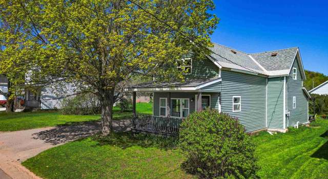Photo of 422 Washington St, Ishpeming, MI 49849
