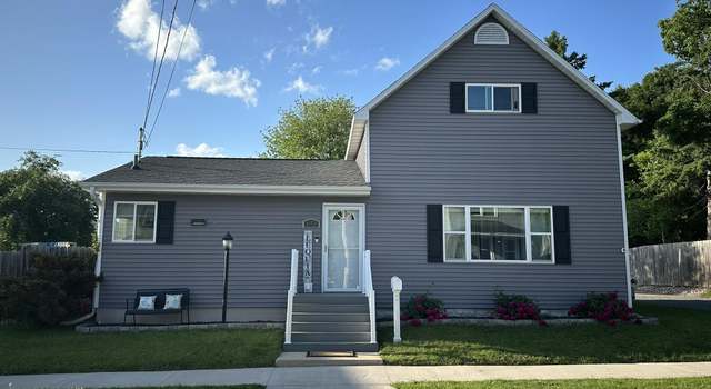Photo of 512 7th St, Iron Mountain, MI 49801