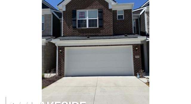 Photo of 753 Hummingbird Dr, Rochester Hills, MI 48307