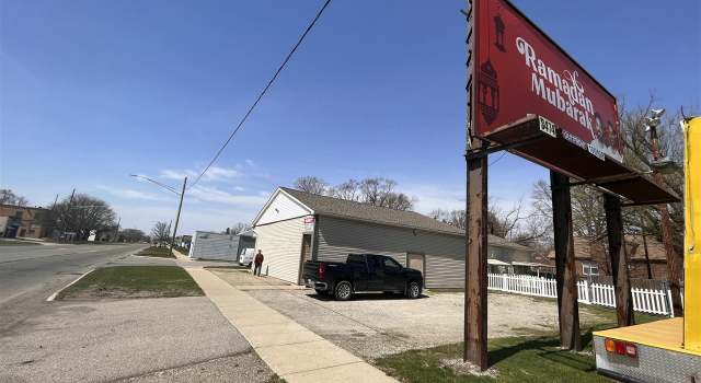 Photo of 25846 W 7 Mile Rd, Redford, MI 48240-1805
