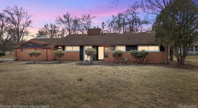 Photo of 23875 GLENCREEK Dr, Farmington Hills, MI 48336 3046