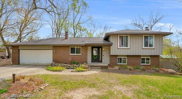 Photo of 4030 Ashford St, White Lake, MI 48383 1702