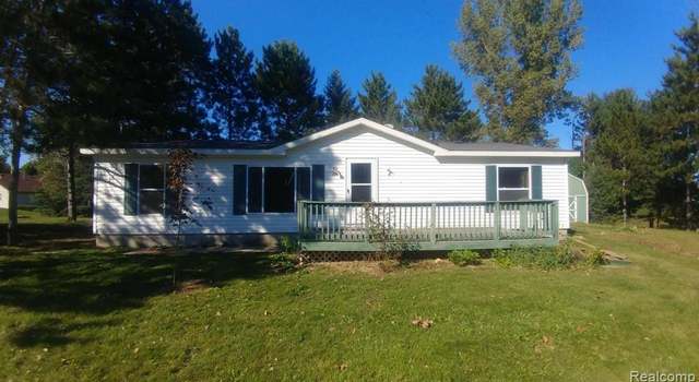 Photo of 729 E TURNER St, Mayville, MI 48744 9596