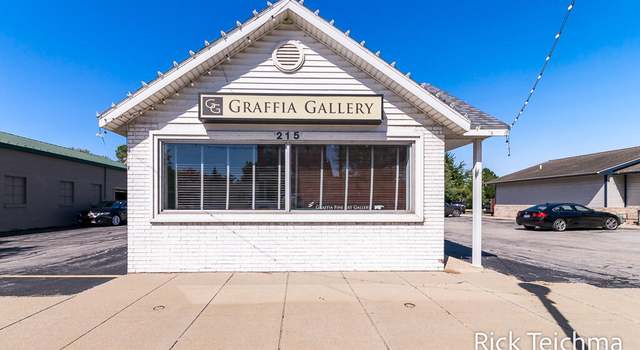Photo of 215 W Savidge St, Spring Lake, MI 49456