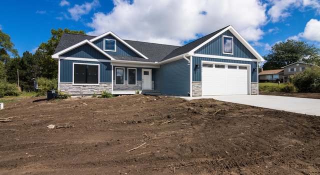 Photo of 3825 Crest Haven Ln, Williamsburg, MI 49690