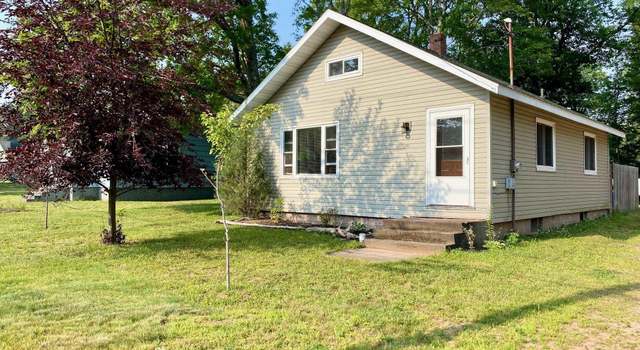 Photo of 1705 Woodland Ave, Marquette, MI 49855