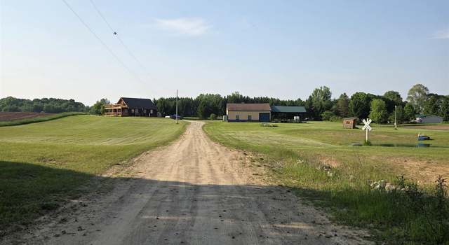 Photo of 2056 Ridge Rd, Gladwin, MI 48624