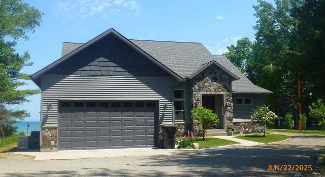 Photo of 2520 Lakeshore Dr, Harrisville, MI 48741