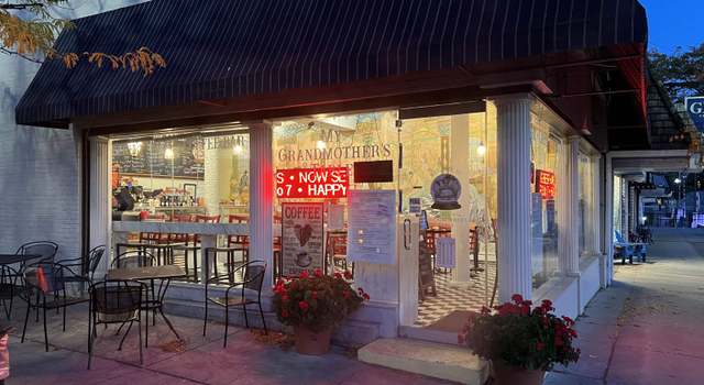 Photo of 115 Bridge St, Charlevoix, MI 49720-1401
