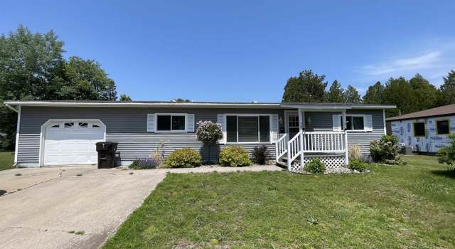 Photo of 420 Center St, Manistique, MI 49854