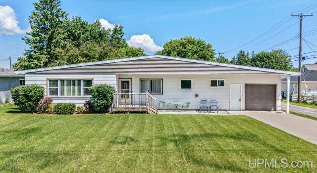 Photo of 1914 10th Ave S, Escanaba, MI 49829