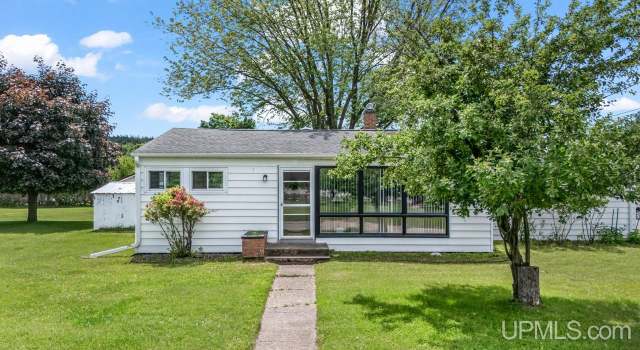 Photo of 803 E Margaret St, Iron Mountain, MI 49801