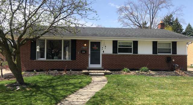 Photo of 14737 COUNTRY CLUB Dr, Livonia, MI 48154 5142