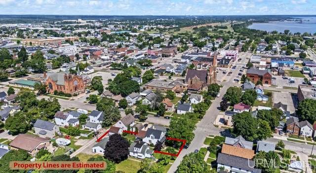 Photo of 304 S 11th St, Escanaba, MI 49829