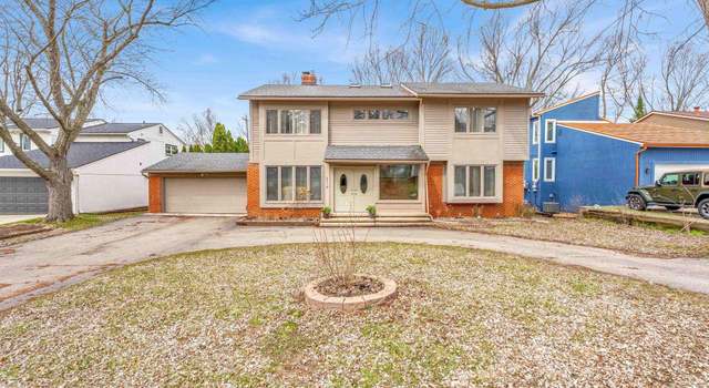Photo of 2110 Langham Dr, West Bloomfield, MI 48323