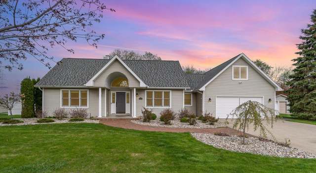 Photo of 1574 Wedgewood Pl, Essexville, MI 48732