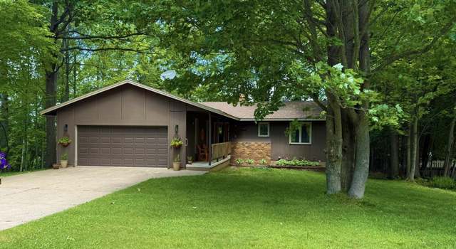 Photo of 714 W Jacker Ave, Houghton, MI 49931