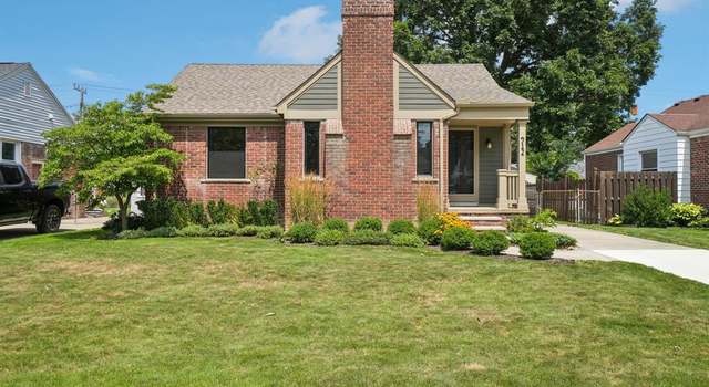 Photo of 912 Cedar Hill Dr, Royal Oak, MI 48067