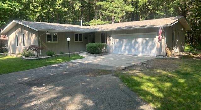 Photo of 1984 N Greenmeadow Ct, Sanford, MI 48657