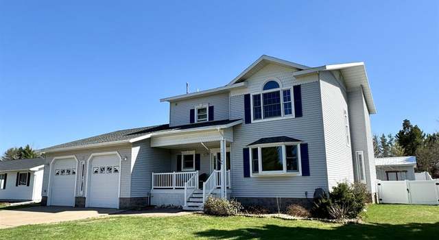 Photo of 1555 N Westwood Cir, Ishpeming, MI 49866