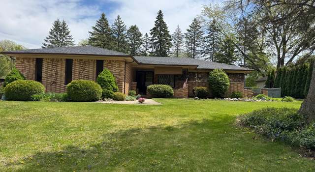 Photo of 19877 White Oaks Dr, Clinton Twp, MI 48036
