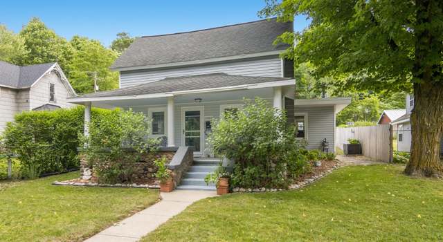 Photo of 10884 Platte St, Honor, MI 49640