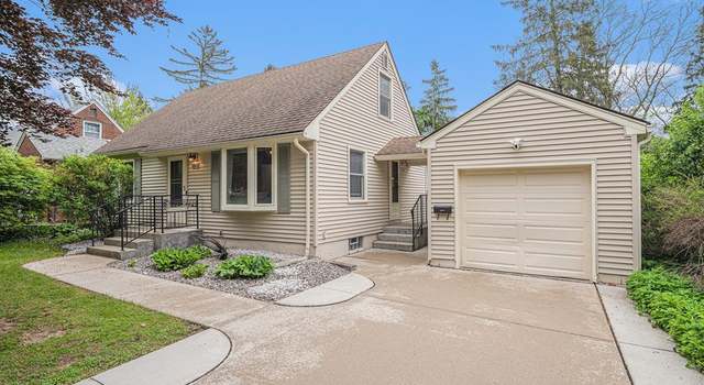 Photo of 1132 SABRON Dr, East Lansing, MI 48823 2635