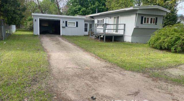 Photo of 729 Breitung Ave, Kingsford, MI 49801