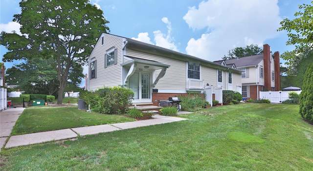 Photo of 42178 PELLSTON Dr, Northville, MI 48167 2414