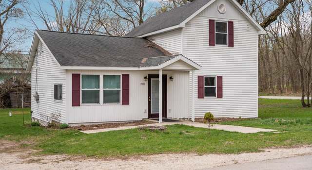 Photo of 19913 Kent St, Interlochen, MI 49643