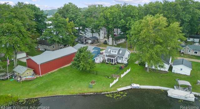 Photo of 9835 MAPLE St, Chippewa Lake, MI 49320