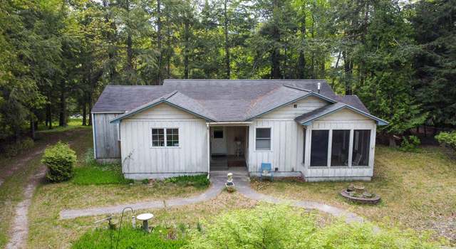 Photo of 10895 N Shore Dr, Northport, MI 49670