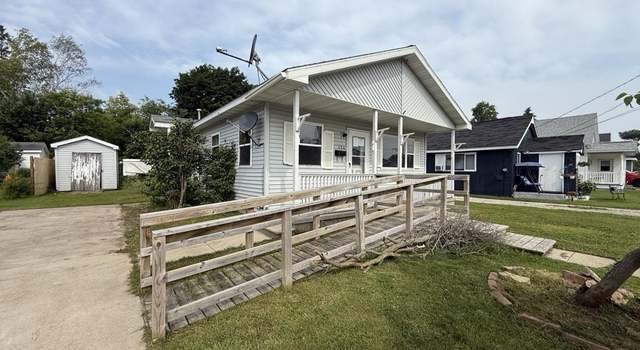 Photo of 124 S Fourth St, Manistique, MI 49854