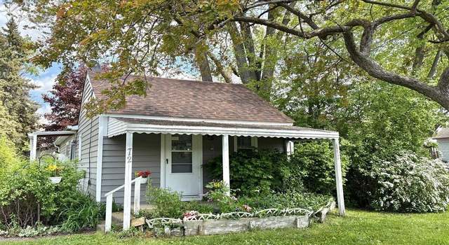 Photo of 72 MARION Ave, Waterford, MI 48328 3224