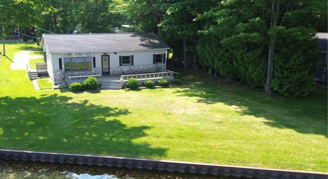 Photo of 7949 Cedar Lake Dr, Oscoda, MI 48750