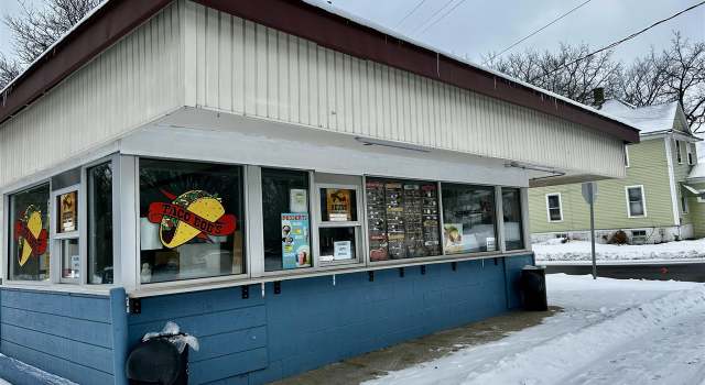 Photo of 1502 S Westnedge Ave, Kalamazoo, MI 49008-1816