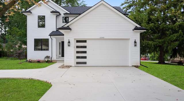 Photo of 2205 OAKNOLL St, Auburn Hills, MI 48326 3127