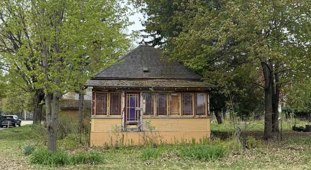 Photo of 2003 Center St, Marquette, MI 49855