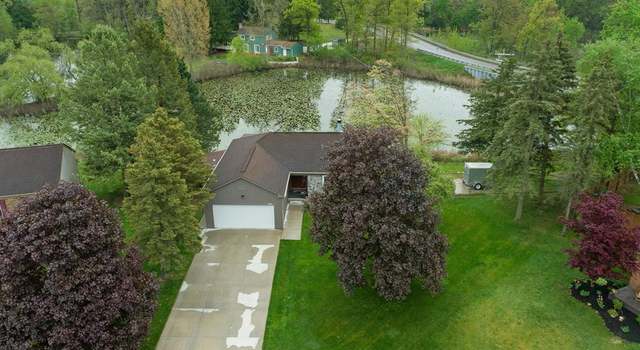 Photo of 2612 SHADY HOLLOW Dr, White Lake, MI 48383 1849