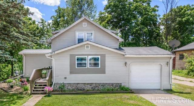 Photo of 617 Crest St, Kingsford, MI 49802