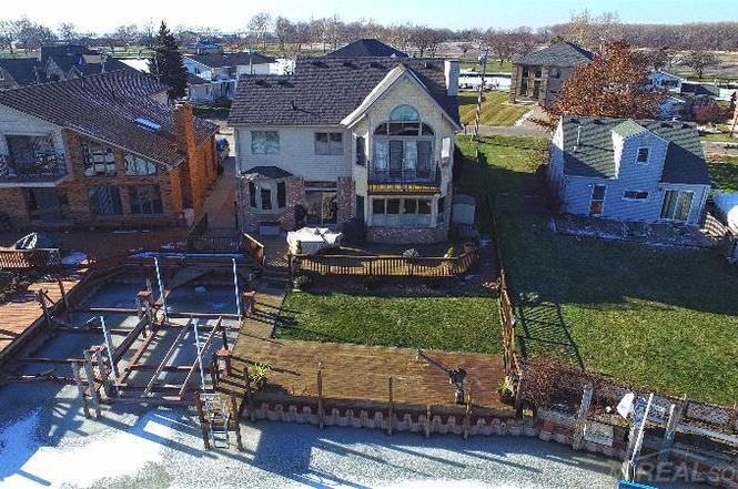 38048 Huron Pointe Dr, Harrison Twp, MI 48045-2831 | MLS# 31275044 | Redfin
