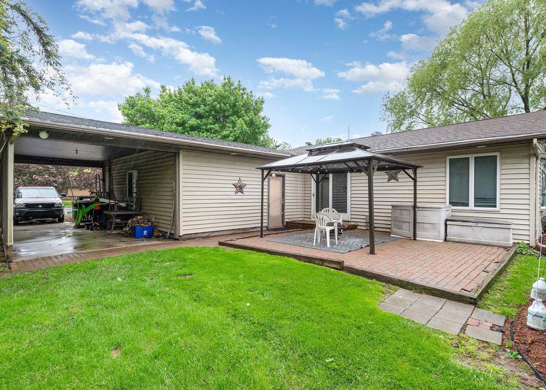 4719 Myra Lee Dr, Auburn, MI 48611