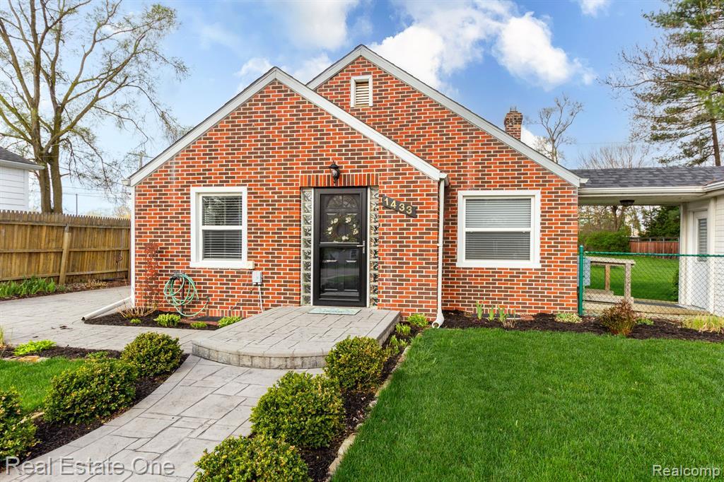 1433 Courtland Blvd, Rochester Hills, MI 48307 | MLS# 20240025011 | Redfin