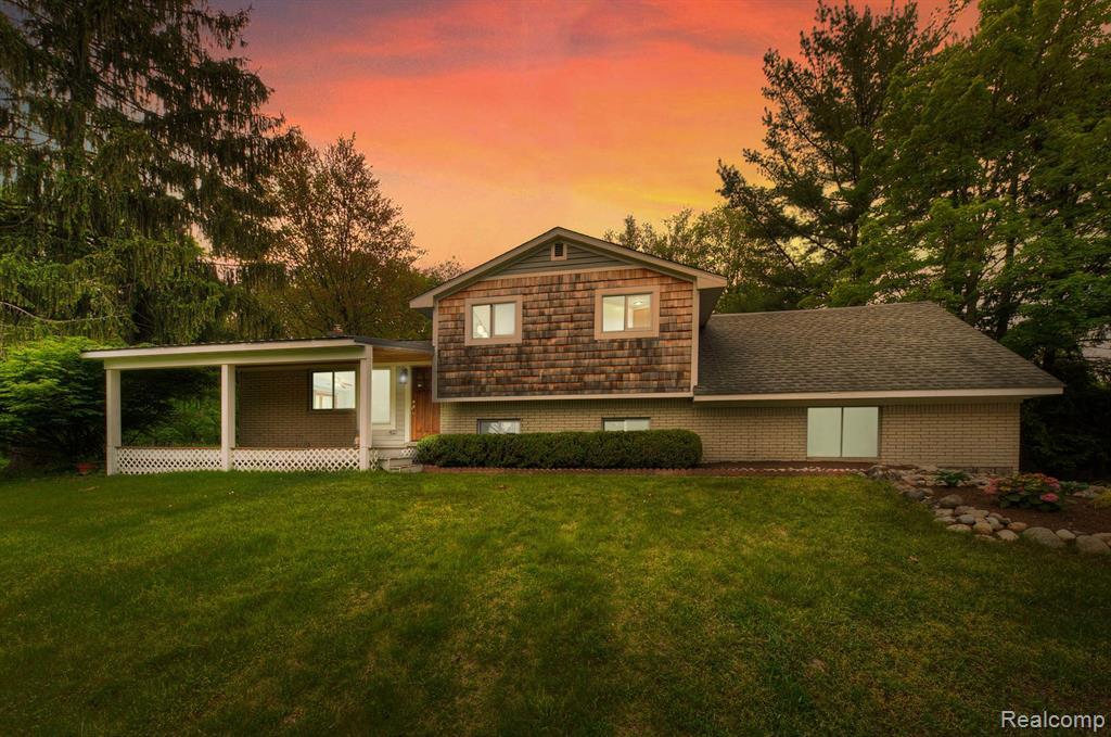 8125 Overpine Dr, Independence Twp, MI 48348 MLS 20230040105 Redfin