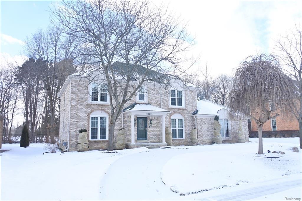 20219 Wayne Rd, Livonia, MI 48152  MLS# 219008179  Redfin